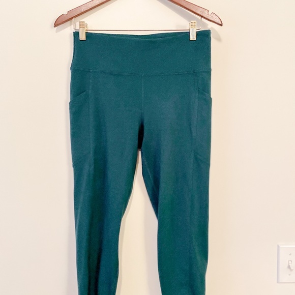 Balance Collection Green Workout Crop Pants - Picture 2 of 6